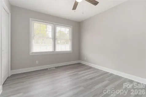 6726 Barrington Drive Charlotte NC 28215
