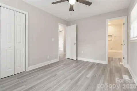 6726 Barrington Drive Charlotte NC 28215