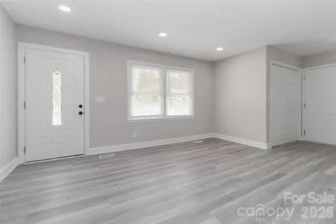 6726 Barrington Drive Charlotte NC 28215
