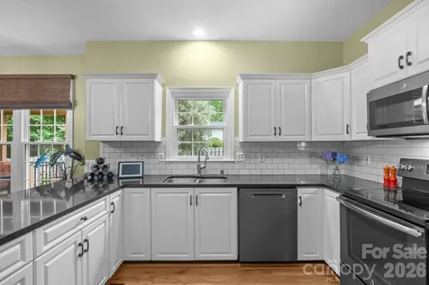 200 Windsor Forest Circle Fletcher NC 28732