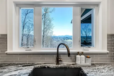 98 Rock Cliff Way Hendersonville NC 28791