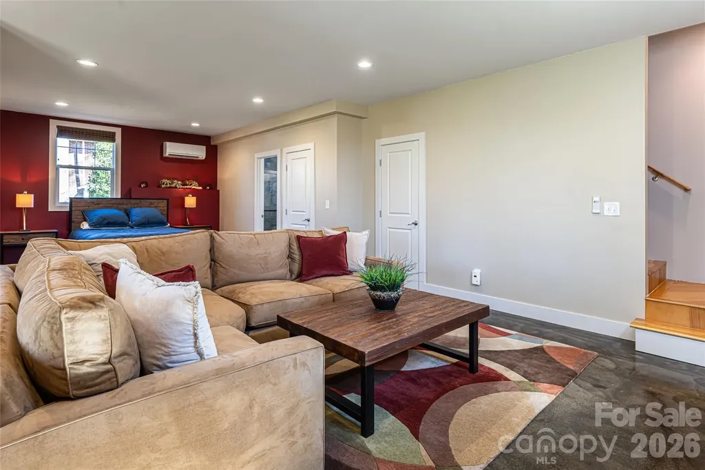 178 Courtland Place Asheville NC 28801