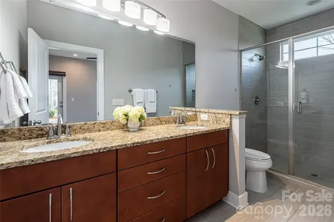 178 Courtland Place Asheville NC 28801
