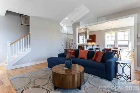 178 Courtland Place Asheville NC 28801