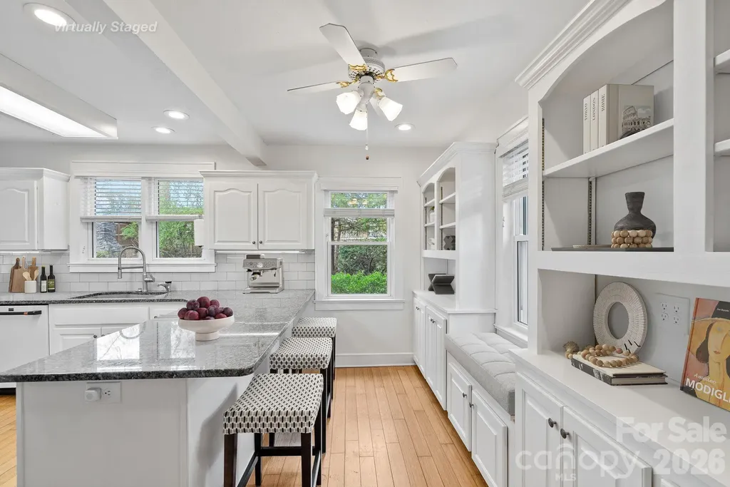 832 Sand Hill Road Asheville NC 28806