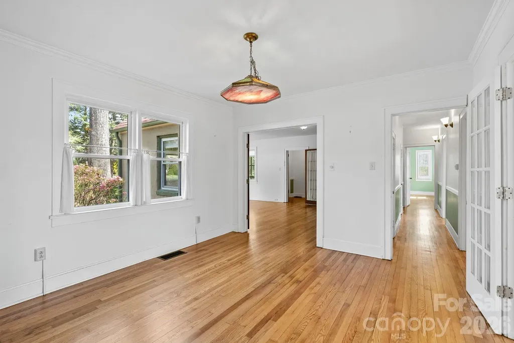 832 Sand Hill Road Asheville NC 28806