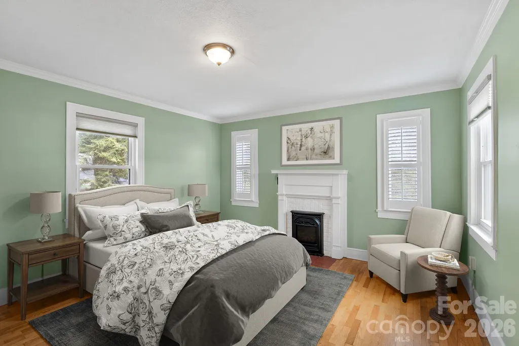 832 Sand Hill Road Asheville NC 28806