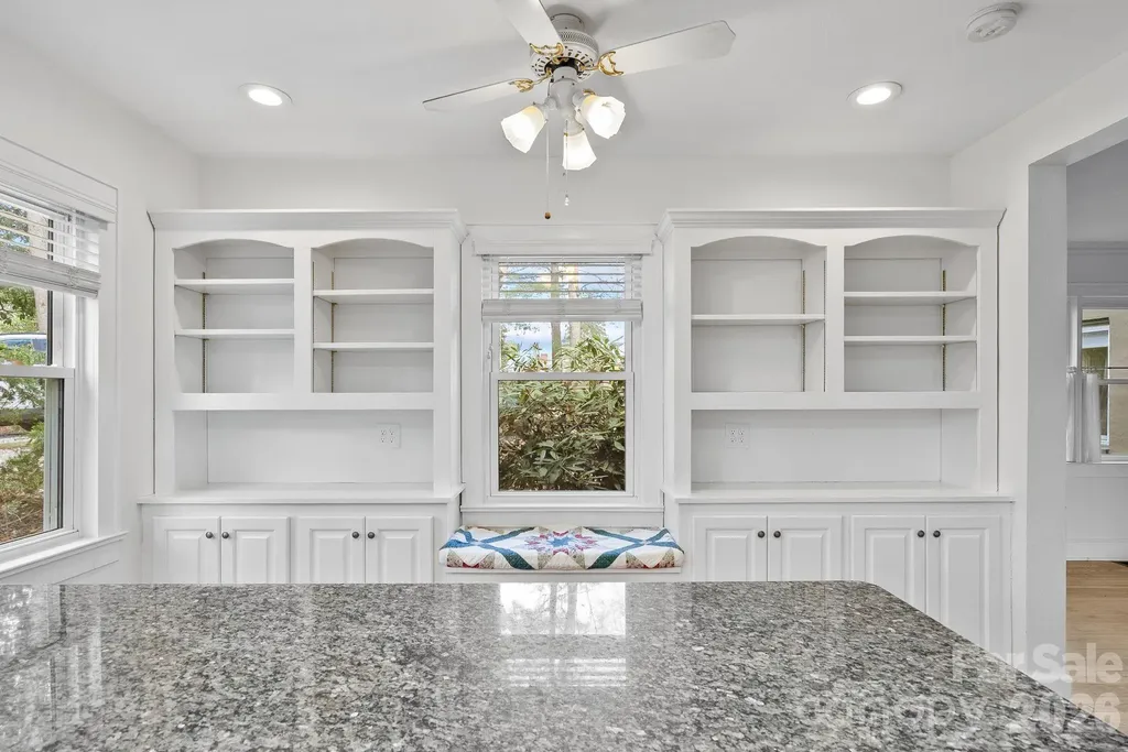 832 Sand Hill Road Asheville NC 28806