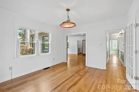 832 Sand Hill Road Asheville NC 28806