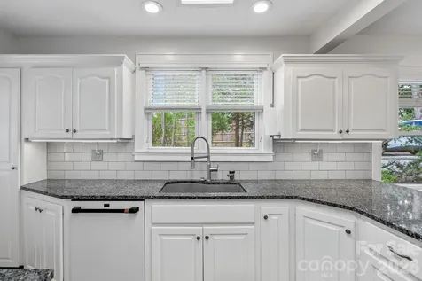 832 Sand Hill Road Asheville NC 28806