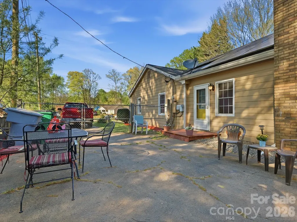 6223 Macon Street Charlotte NC 28208