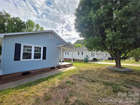 220 E Alabama Avenue Bessemer City NC 28016