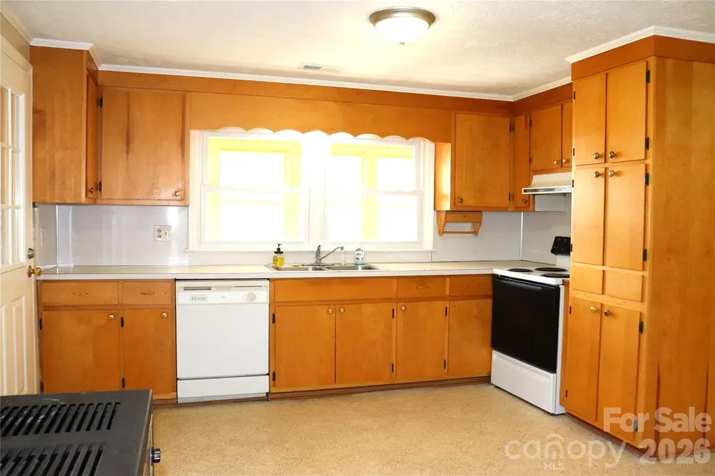 4543 Horseshoe Bend Road Hudson NC 28638