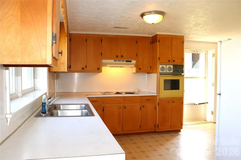 4543 Horseshoe Bend Road Hudson NC 28638