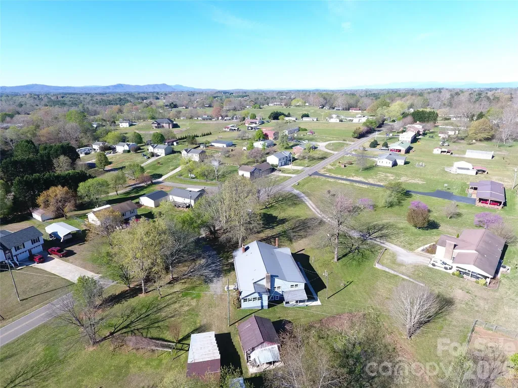 4543 Horseshoe Bend Road Hudson NC 28638