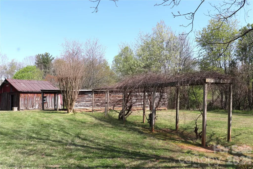 4543 Horseshoe Bend Road Hudson NC 28638