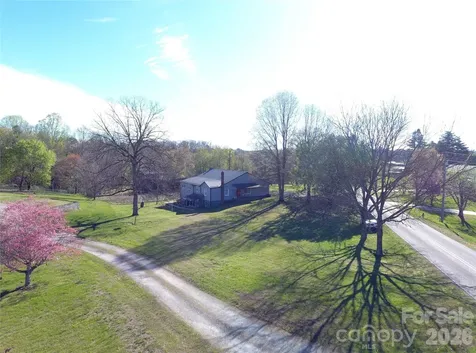 4543 Horseshoe Bend Road Hudson NC 28638