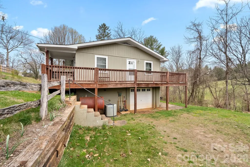 103 Bidwell Street Franklin NC 28734