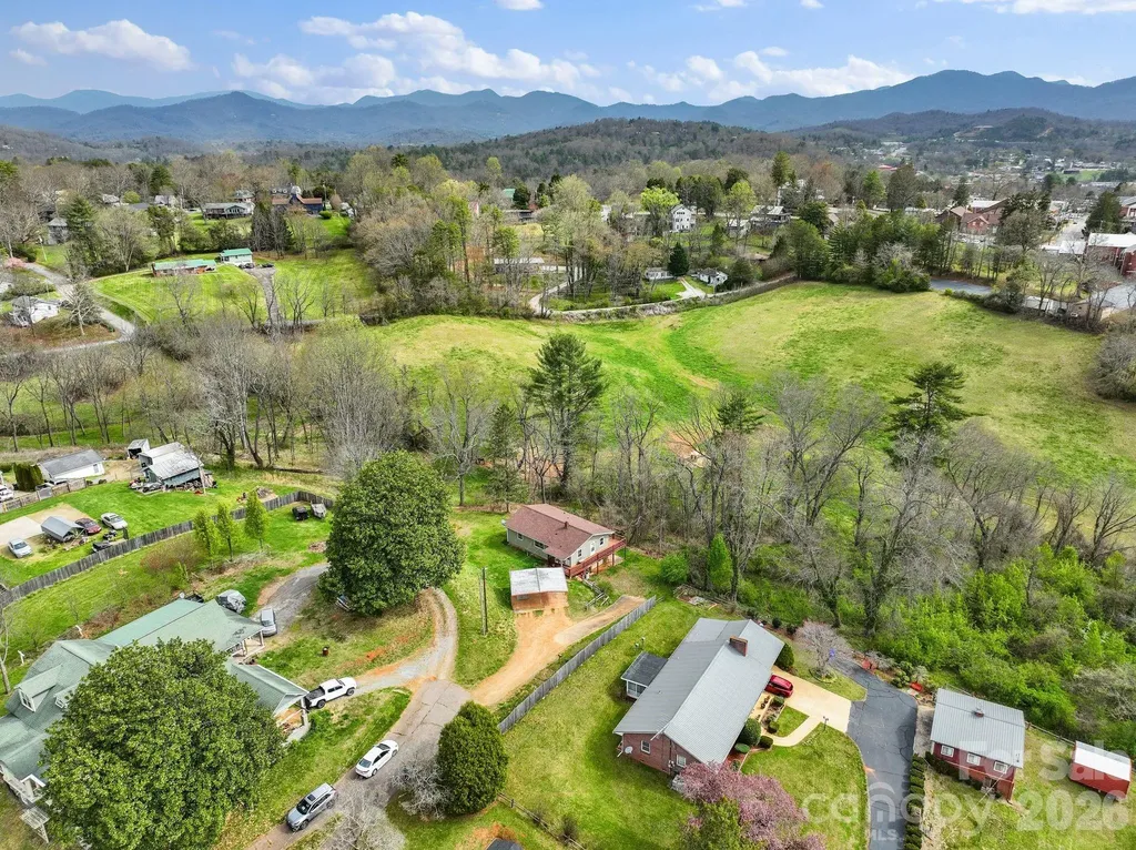 103 Bidwell Street Franklin NC 28734