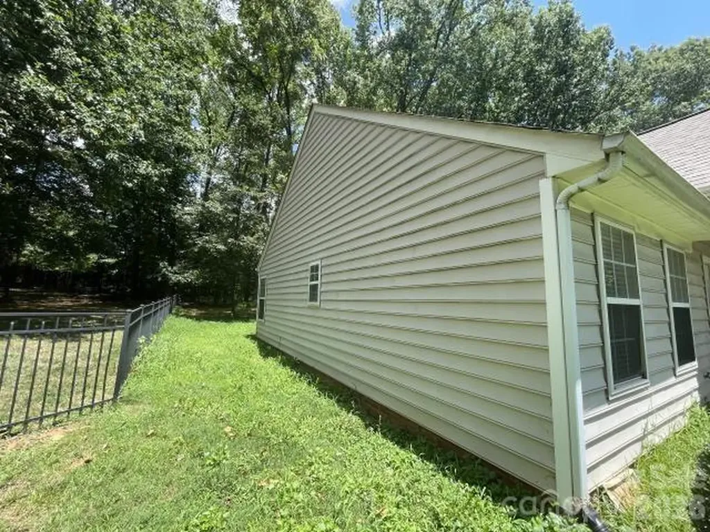 6213 Nevin Road Charlotte NC 28262