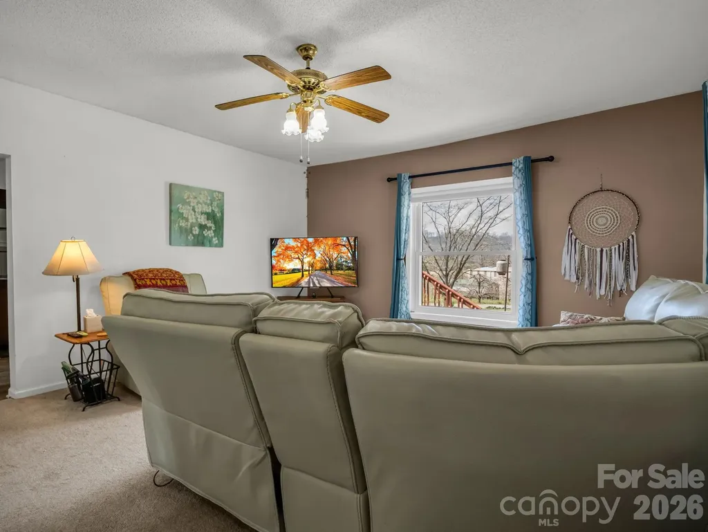 47 Granny Apple Road Hendersonville NC 28792