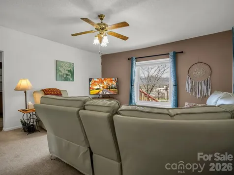 47 Granny Apple Road Hendersonville NC 28792