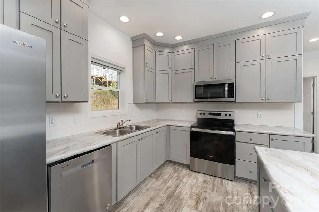 138 Indian Paintbrush Lane Alexander NC 28701