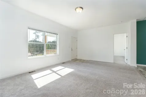 138 Indian Paintbrush Lane Alexander NC 28701
