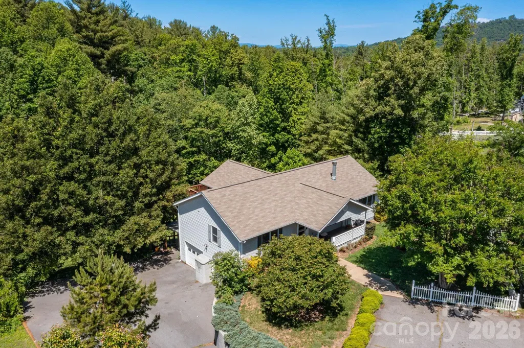 6 Arrowhead Lane Weaverville NC 28787
