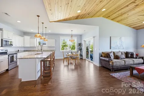 82 Blacksmith Run Drive Hendersonville NC 28792