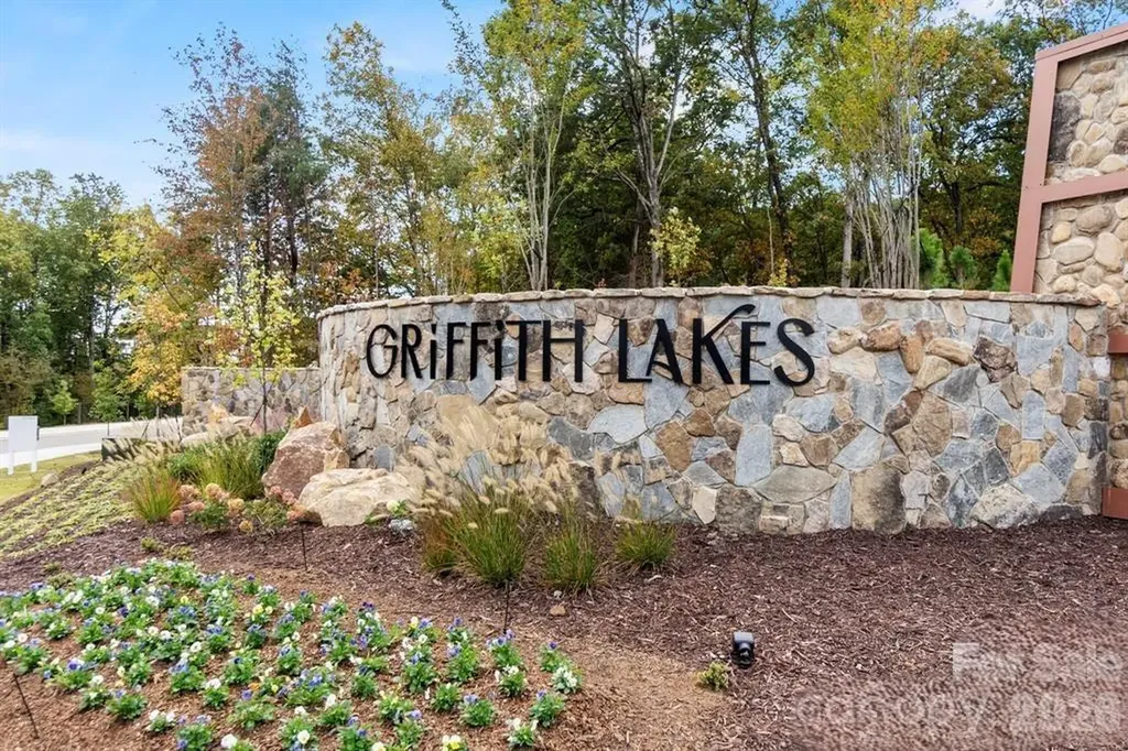 7104 Wayfarer Drive Charlotte NC 28269