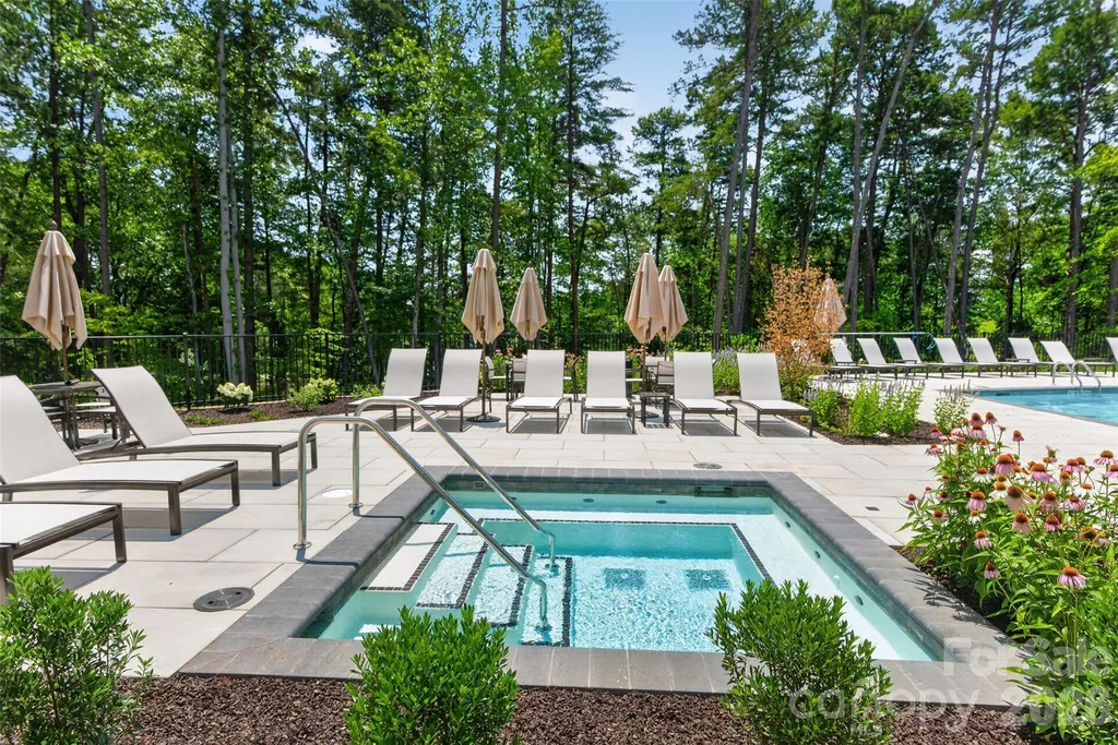 7104 Wayfarer Drive Charlotte NC 28269