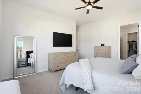 7104 Wayfarer Drive Charlotte NC 28269