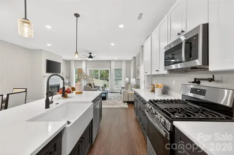 3217 Credenza Road Charlotte NC 28208