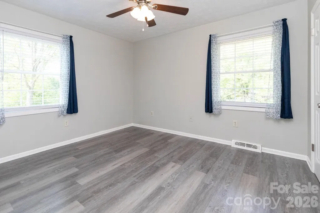 30 Compton Drive Asheville NC 28806