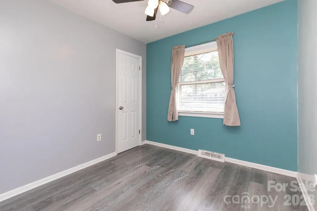 30 Compton Drive Asheville NC 28806