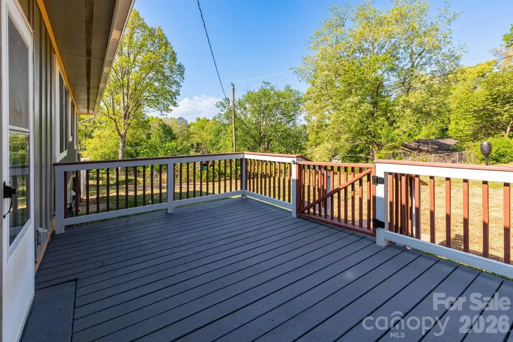 30 Compton Drive Asheville NC 28806