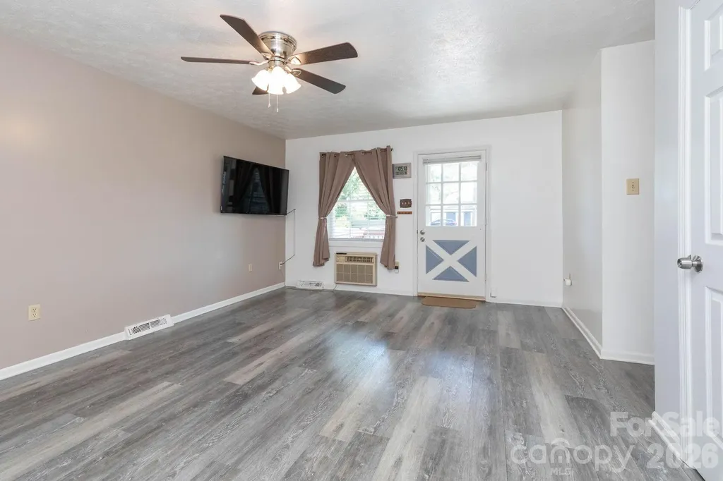 30 Compton Drive Asheville NC 28806