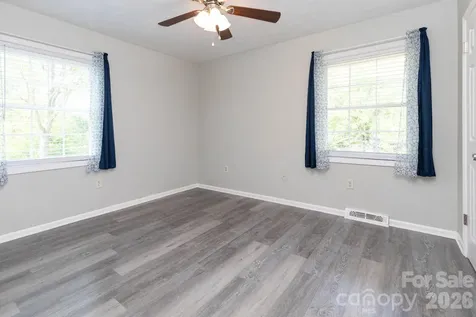 30 Compton Drive Asheville NC 28806
