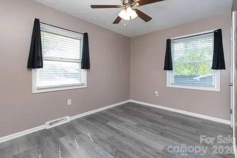 30 Compton Drive Asheville NC 28806