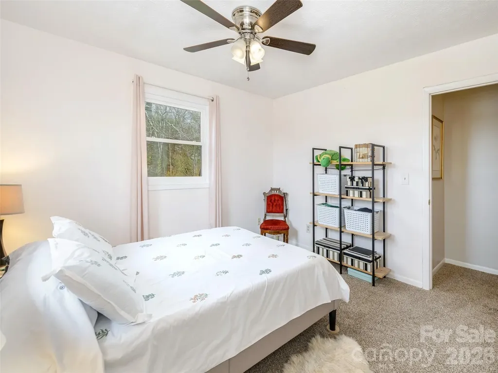 103 Oakwood Place Hendersonville NC 28792