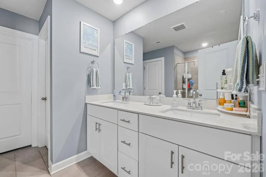 2010 Red Ash Drive Charlotte NC 28215