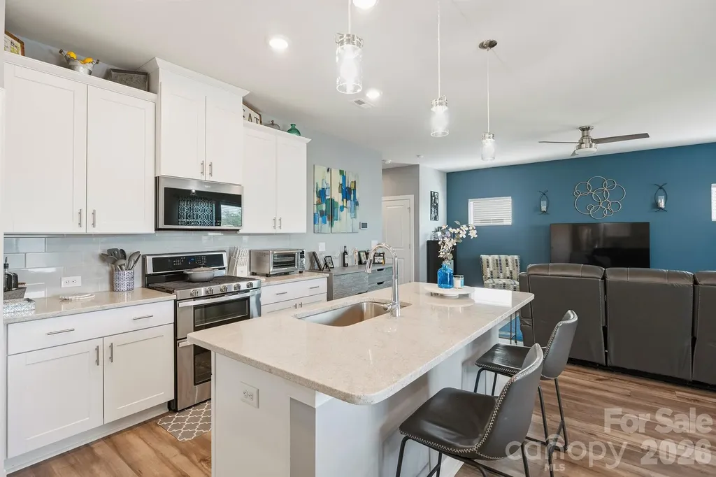 2010 Red Ash Drive Charlotte NC 28215