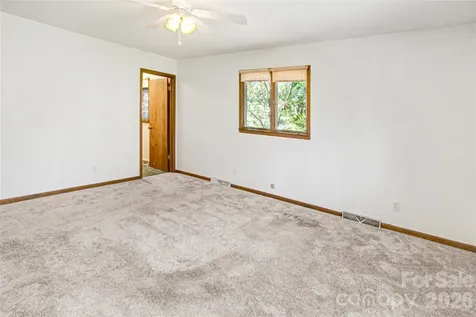 540 Chickadee Lane Brevard NC 28712