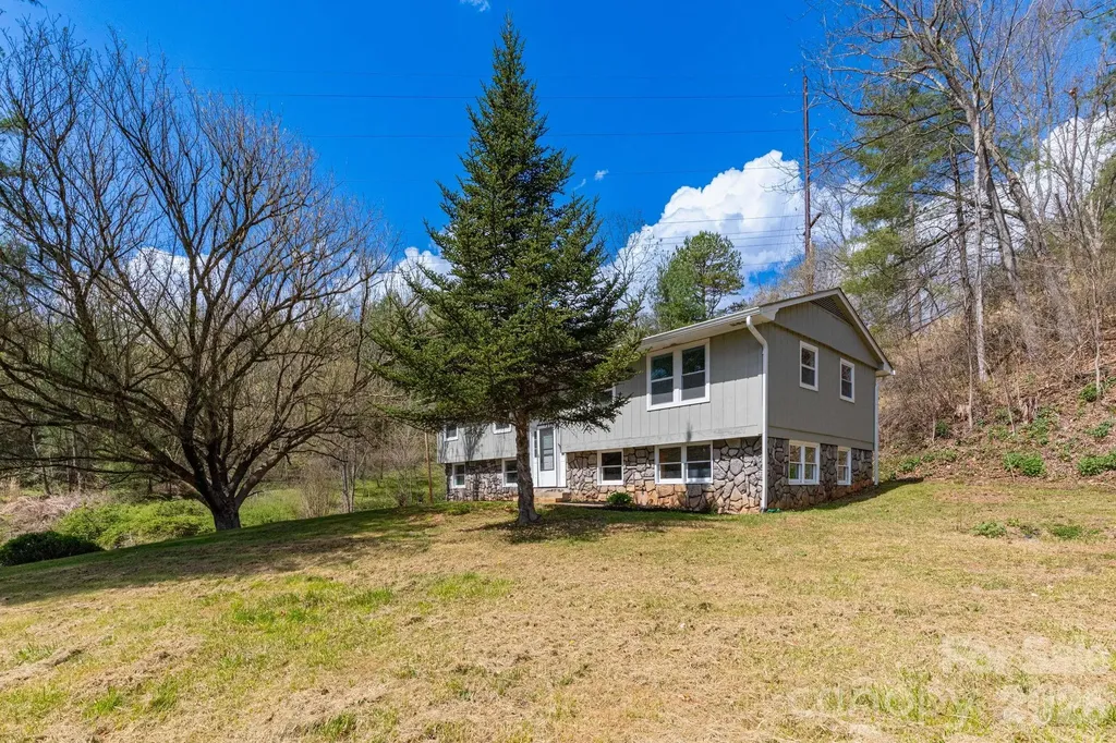 4755 Us 23 Highway Mars Hill NC 28754