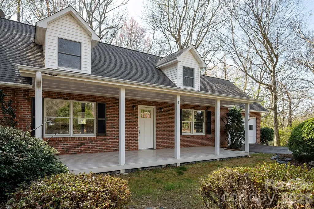 9 Justin Drive Etowah NC 28729