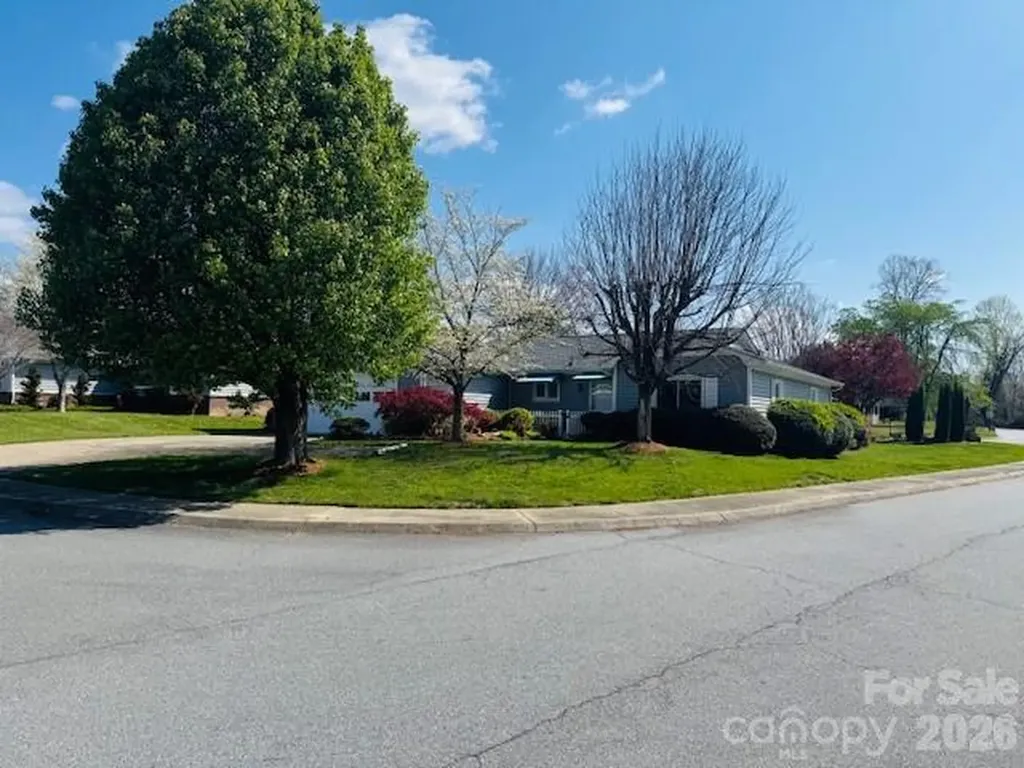 200 Dartcrest Drive Hendersonville NC 28792