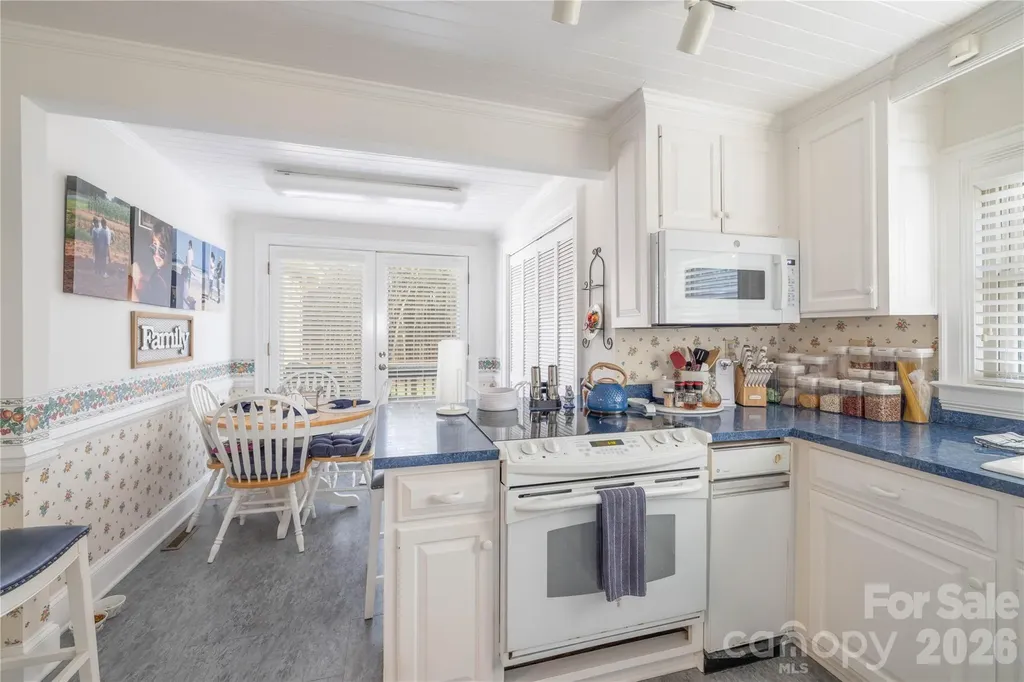 692 Capelsie Road Candor NC 27229
