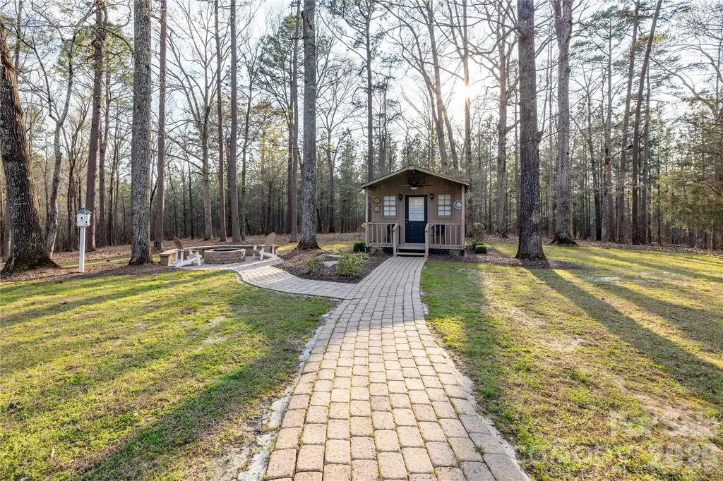 692 Capelsie Road Candor NC 27229