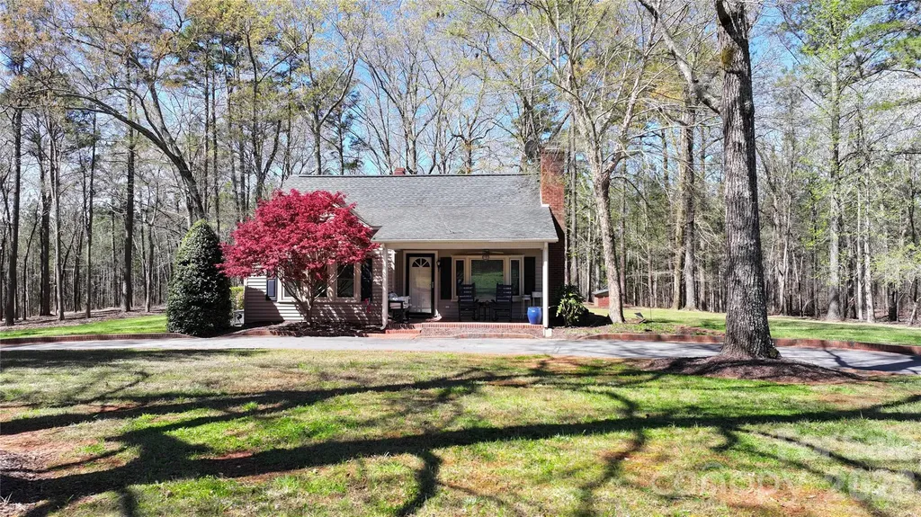 692 Capelsie Road Candor NC 27229